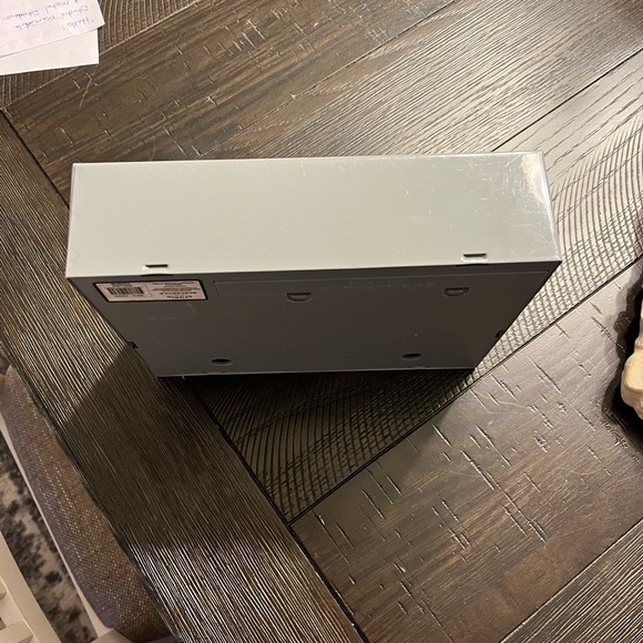 “Hello”
Studio mercantile led metal shadow box - Picture 4 of 8